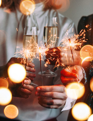 Ρεβεγιόν στη Θεσσαλονίκη: Πού θα γιορτάσουμε φέτος την Παραμονή και την ημέρα των Χριστουγέννων