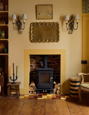 Το σπίτι του 18ου αιώνα κοντά στη θάλασσα που αγκαλιάζει το χρώμα και το vintage στοιχείο