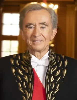 O Bernard Arnault έγινε και επίσημα μέλος ﻿στην 'Académie des Sciences Morales et Politiques'
