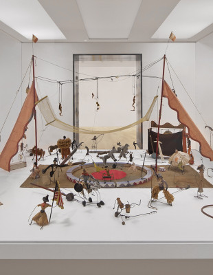 Η Fondation Louis Vuitton θα φιλοξενήσει μια μεγάλη έκθεση αφιερωμένη στον θρυλικό καλλιτέχνη των mobiles, Alexander Calder