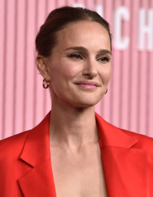 Η Natalie Portman κατακεραυνώνει τον Trump και την ICE με φόντο τις δολοφονίες πολιτών