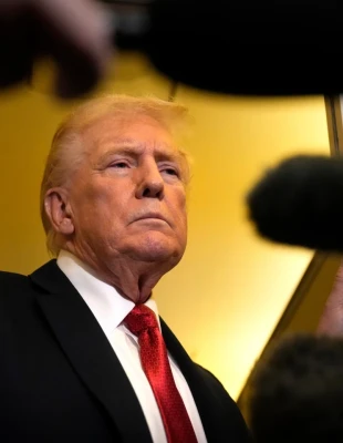 Απειλές Trump κατά πάντων: Από τη Γροιλανδία έως την Κούβα και την Κολομβία - Τhe latest update