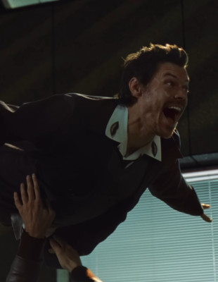 Ο Harry Styles κυκλοφόρησε το video clip του Aperture και ενθουσίασε τους fans του