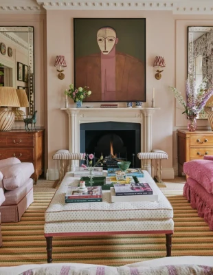 Ένα σπίτι στο Λονδίνο γεωργιανού τύπου αναβιώνεται μέσα από τα χρώματα και τις υφές