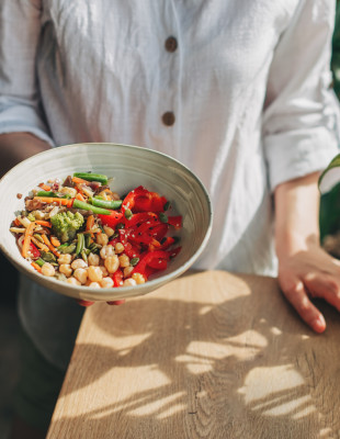 Busy & Tired: 4 εύκολες και γρήγορες συνταγές για μια πιο υγιεινή καθημερινότητα