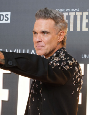 Robbie Williams: Ο βασιλιάς των βρετανικών charts ξεπέρασε τους Beatles