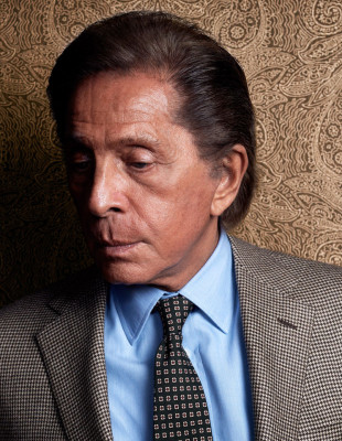 Ο θρυλικός σχεδιαστής Valentino Garavani έφυγε από τη ζωή σε ηλικία 93 ετών