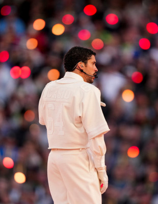 Ο Bad Bunny έκανε όλο τον κόσμο να δει κάτι διαφορετικά και δεν υπάρχει τίποτα κακό σε αυτό