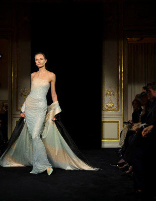 Ο Armani Privé παρουσίασε την πρώτη του Haute Couture συλλογή έπειτα από τον θάνατο το Giorgio Armani