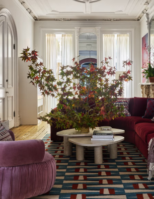 Ένα διαμέρισμα στην καρδιά του Manhattan απέκτησε νέα ζωή με σεβασμό στην ιστορική αρχιτεκτονική του