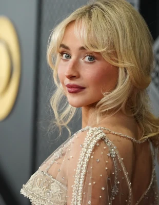 Τα beauty looks που αξίζουν όλη μας την προσοχή από τα φετινά Grammys