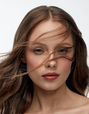 Το Brontë Βlush είναι η πιο ρομαντική τάση στο μακιγιάζ που περιμέναμε καιρό