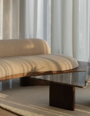 Ένα διαμέρισμα στο Ντουμπάι με καμπύλες φόρμες και διαχρονική κομψότητα