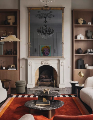 Μια κατοικία γεωργιανού τύπου στο Δουβλίνο συνδυάζει τέλεια το βελούδο, το μάρμαρο και το φως