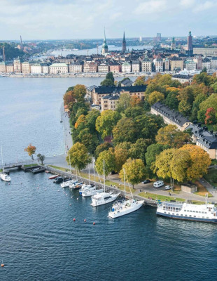 Ζήσαμε τη μαγεία της Στοκχόλμης αυτή την εποχή και αποκαλύπτουμε γιατί ξεχωρίζει ως προορισμός