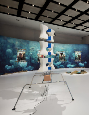 Η Chanel αφηγείται την ιστορία της μέσα από τον φακό του Roe Ethridge στο Nexus Hall στο Τόκιο, μέσα από την έκθεση «Fugue for 31 Rue Cambon»