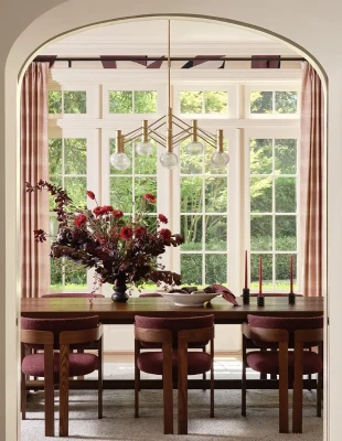 Μια οικογενειακή κατοικία στην Καλιφόρνια που αποδεικνύει ότι το χρώμα δε χρειάζεται να είναι κραυγαλέο