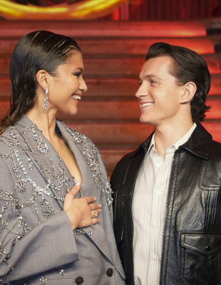 Zendaya και Tom Holland: Το love story που οδήγησε σε μια ιδιωτική τελετή για την οποία όλοι μιλούν