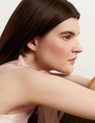 Μύθος ή αλήθεια: Είναι τελικά το Face Taping η απάντηση στην εξόντωση των ρυτίδων;