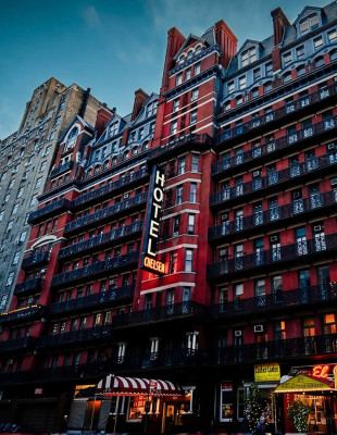 Ξεναγούμαστε σε ένα από τα πιο θρυλικά ξενοδοχεία της Νέας Υόρκης