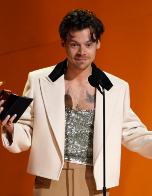 Ο Harry Styles και το cover από τους Fleetwood Mac που ακούμε σε επανάληψη