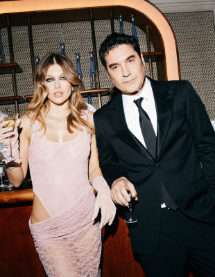 Ο Χριστόφορος Παπακαλιάτης και η Κλέλια Ανδριολάτου εντυπωσίασαν στο after party των BAFTA