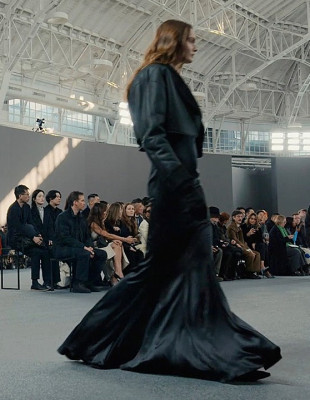 Fall/Winter 2026: Η Max Mara επαναπροσδιορίζει τη σύγχρονη γυναίκα μέσα από τη νέα της συλλογή