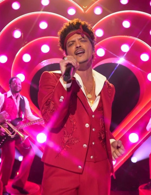 Η μαγική ερμηνεία του Bruno Mars στα Grammy Awards