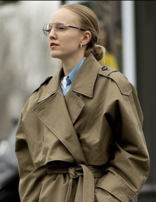 Οι καμπαρντίνες που θα μετατραπούν στο μοναδικό πανωφόρι των εμφανίσεων σας