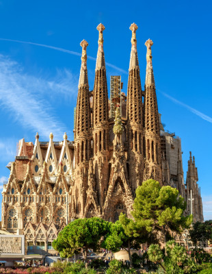 Μετά από 144 χρόνια η Sagrada Familia φτάνει επιτέλους στο πλήρες ύψος της