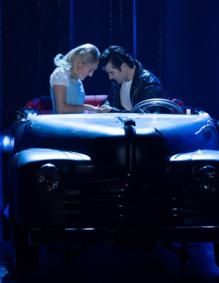 Grease the Musical: Ο Βρετανός σκηνοθέτης Nigel West συζητά μαζί μας λίγο πριν την πολυαναμενόμενη σημερινή πρεμιέρα στο Μέγαρο