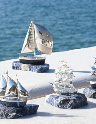 Το Μουσείο Κοσμήματος Ηλία Λαλαούνη γιορτάζει 30 χρόνια με μια έκθεση για την Τέχνη της φιλοξενίας