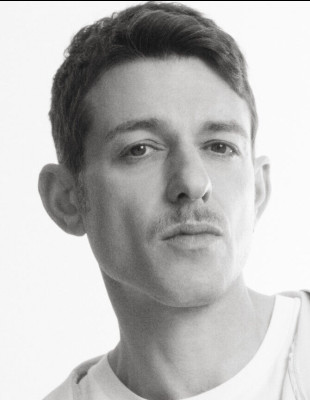 Breaking News: Ο Nicolas Di Felice αποχωρεί από τη θέση του καλλιτεχνικού διευθυντή του Courrèges