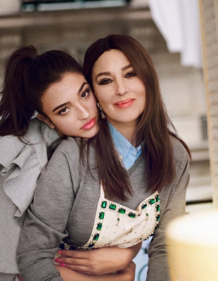 A Star is Born: Η 15χρονη κόρη της Monica Bellucci πρωταγωνιστεί στο εξώφυλλο της Vogue Italia