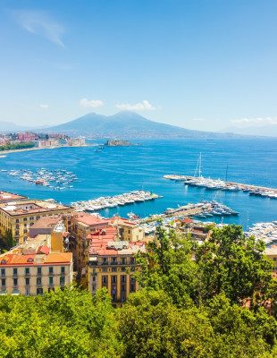 Ρωτήσαμε το ChatGPT ποιους ευρωπαϊκούς προορισμούς να επισκεφθούμε τώρα ώστε να αποφύγουμε  την πολυκοσμία του καλοκαιριού