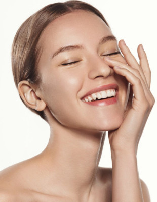 Κραγιόν και γραμμές στα χείλη: Ποια είναι η λεπτομέρεια που αλλάζει όλο το αποτέλεσμα;