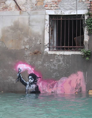 Banksy: Νέα έρευνα μας φέρνει ένα βήμα πιο κοντά στην αληθινή ταυτότητα του καλλιτέχνη