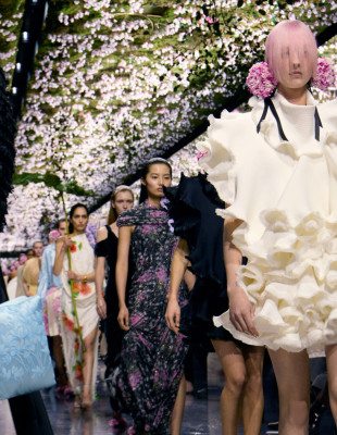 Τα prints της άνοιξης που κάθε κορίτσι της μόδας επιλέγει αυτήν τη στιγμή