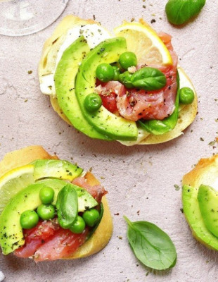 Εσείς γνωρίζετε το πώς θα αλλάξει το σώμα σας αν εντάξετε το αβοκάντο στο βραδινό σας γεύμα;