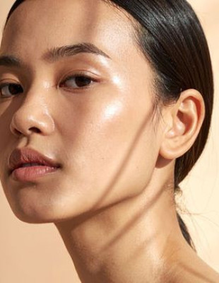 Spring's must-have: Οι πιο αναζωογονητικές ενυδατικές με SPF για τις πρώτες ηλιόλουστες ημέρες