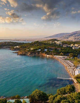 Summer in the city: 7 ειδυλλιακές παραλίες στην Αθηναϊκή Ριβιέρα