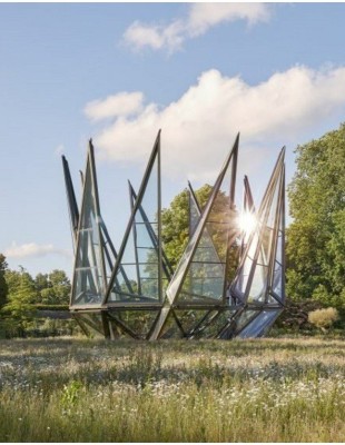 Ένα εντυπωσιακό Glasshouse με μοναδικό design στο ιστορικό Woolbeding της Αγγλίας