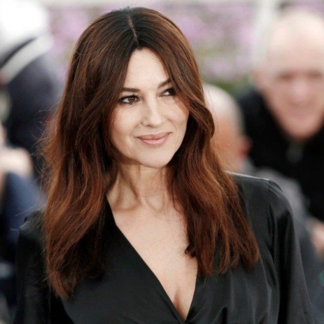 H Monica Bellucci κάνει μια αναδρομή στις πιο iconic στιγμές της καριέρας της