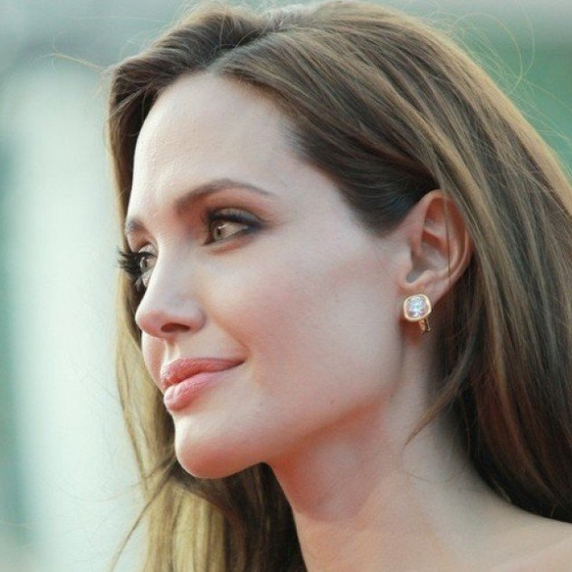 Angelina Jolie: Η συγκινητική εξομολόγηση που μας κάνει να αναθεωρήσουμε πολλά για την ηθοποιό