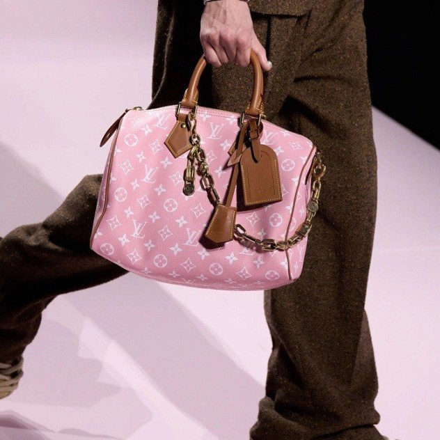 Louis Vuitton F/W '25: Οι πιο hot menswear τάσεις που κάθε fashionable γυναίκα θα θέλει να αντιγράψει