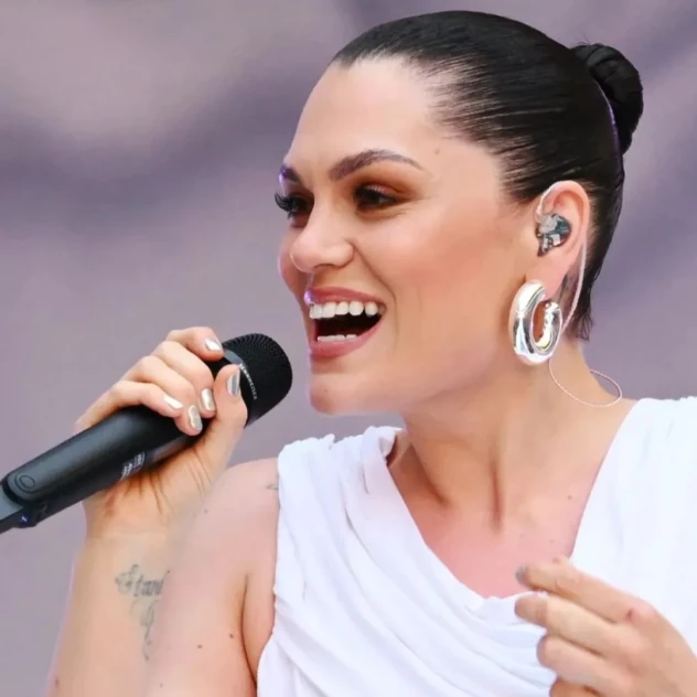 Η Jessie J συγκινεί με τη δημοσίευσή της μετά την επέμβασή της για τον καρκίνο του μαστού 