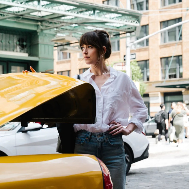 Τα outfits της Dakota Johnson στο Materialists μετατρέπονται στην απόλυτη έμπνευση για κάθε fashion lover 