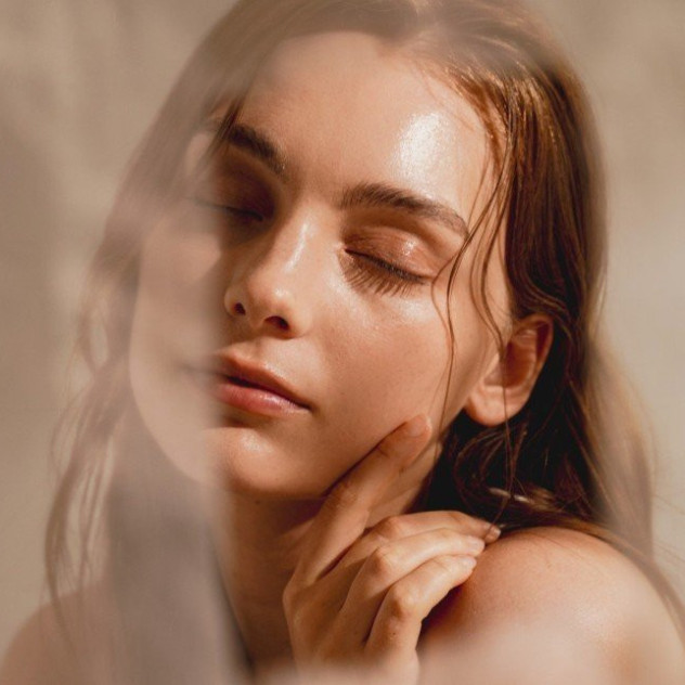 Beauty Tips: Πώς να επαναφέρετε εύκολα τη χαμένα λάμψη στο δέρμα σας 