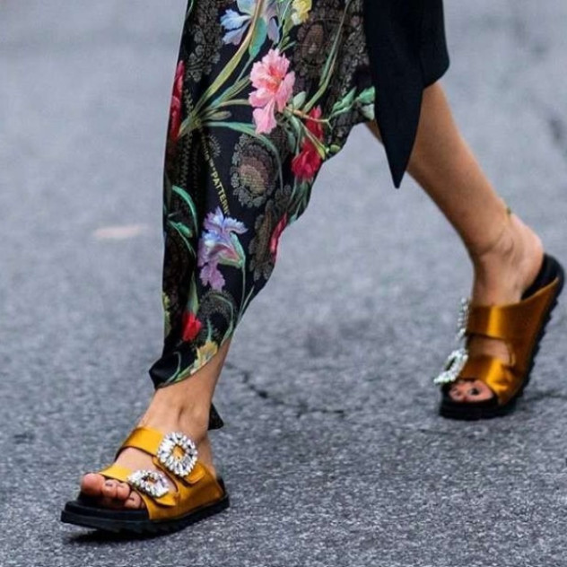 Τα flat shoes που προσδίσουν κομψότητα ισάξια των high heels 
