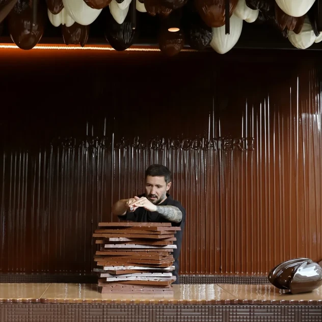 Η νέα chocolaterie του maestro Cédric Grolet στο Παρίσι είναι ένας ύμνος στα αρώματα, στη γεύση και, πάνω απ’ όλα, στα παιδιά